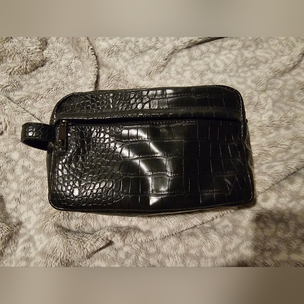Express Black Crocodile-Pattern Toiletry Bag